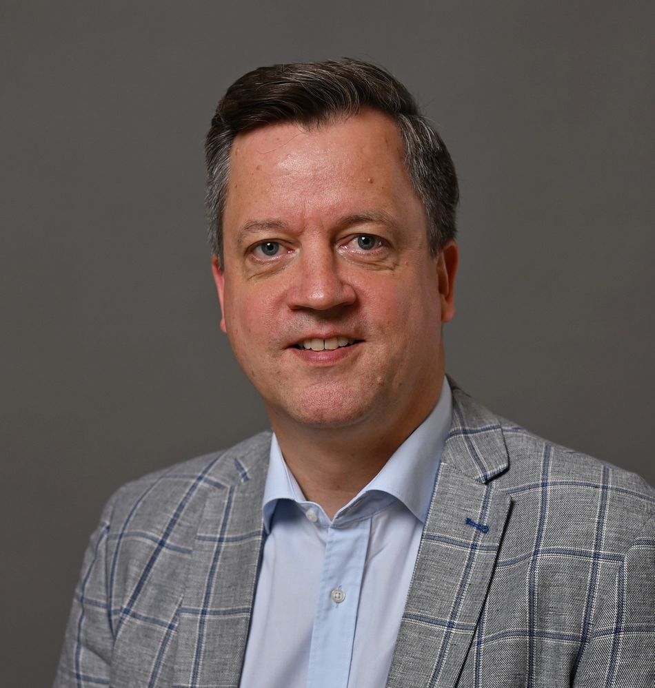 Simon Schaefer - überarbeitet.JPG