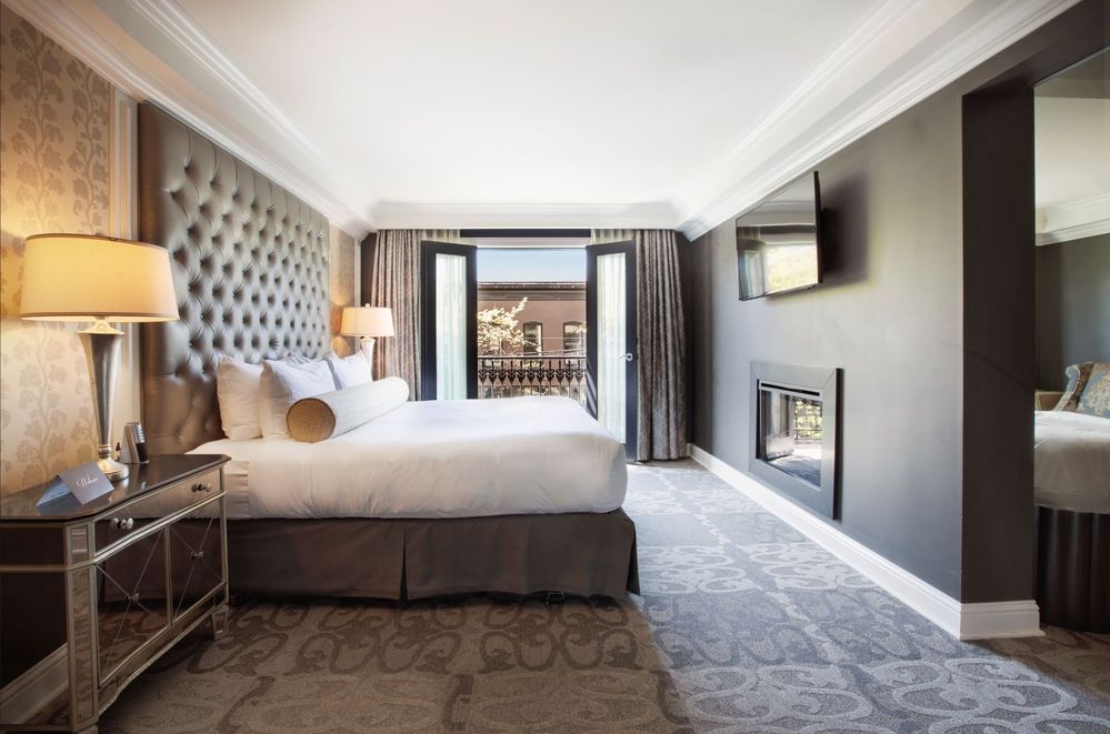 Luxury Suite Bed.jpg