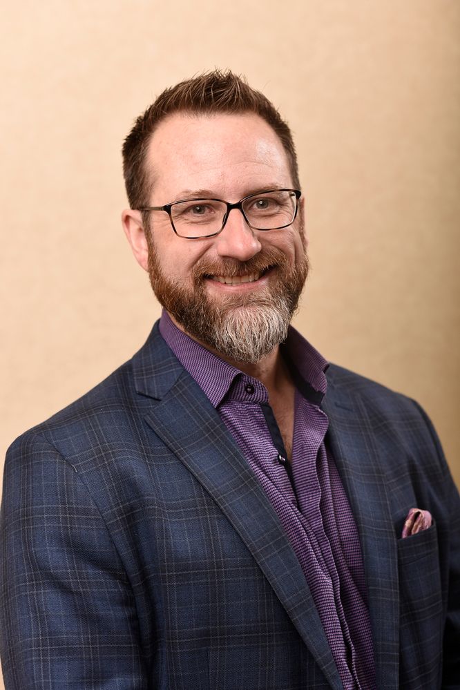 Drew 2018 Headshot - Live Vegas.jpg